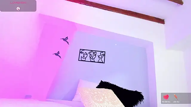 Snapshot of Laura_Torres18 chatting on 11.18.25 Laura Torres18 online show from 11.18.25