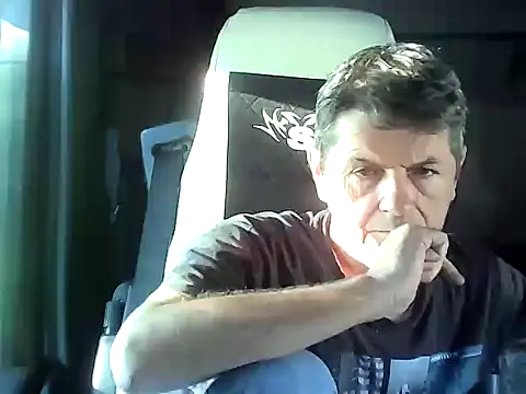 Snapshot of czarek888 chatting on 10.12.25 czarek888 online show from 10.12.25