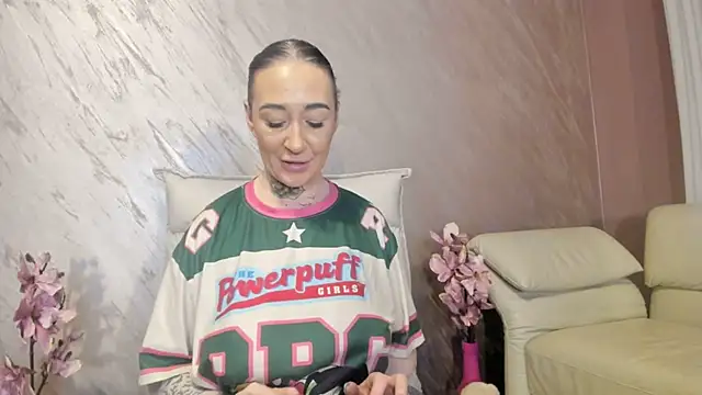 Rayanablackandwhite online show from 02.08.26