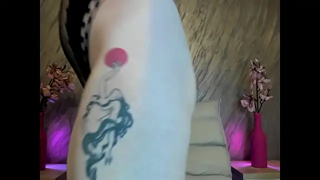 Rayanablackandwhite online show from 04.09.26