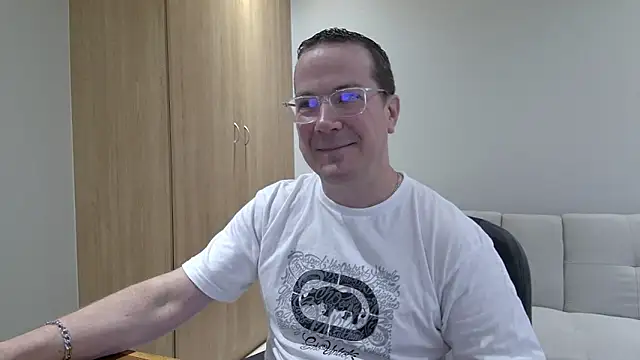 BrettJ81 online show from 11.10.25