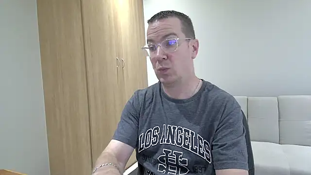 BrettJ81 online show from 03.25.26