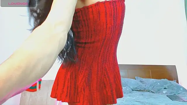 Snapshot of katleya_sweett chatting on 12.17.25 katleya sweett online show from 12.17.25