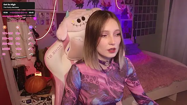 Evie Ro online show from 10.24.25