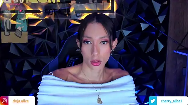 Snapshot of alicee_salvatore chatting on 02.10.26 alicee salvatore online show from 02.10.26