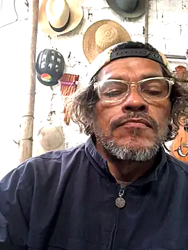 Snapshot of kvr27 chatting on 10.21.25 kvr27 online show from 10.21.25