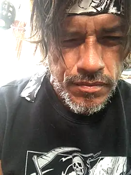 Snapshot of kvr27 chatting on 10.28.25 kvr27 online show from 10.28.25