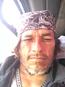 Snapshot of kvr27 chatting on 11.16.25 kvr27 online show from 11.16.25