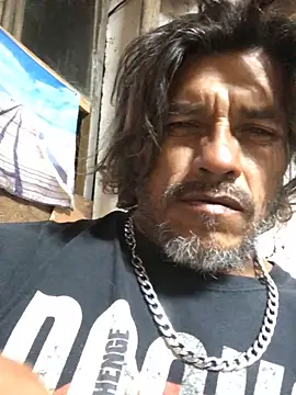 Snapshot of kvr27 chatting on 11.24.25 kvr27 online show from 11.24.25