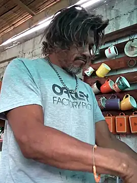 Snapshot of kvr27 chatting on 11.25.25 kvr27 online show from 11.25.25