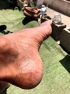 Snapshot of kvr27 chatting on 11.29.25 kvr27 online show from 11.29.25