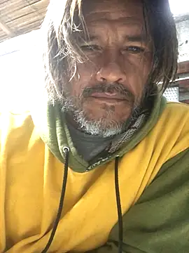 Snapshot of kvr27 chatting on 12.02.25 kvr27 online show from 12.02.25