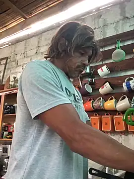 Snapshot of kvr27 chatting on 12.15.25 kvr27 online show from 12.15.25