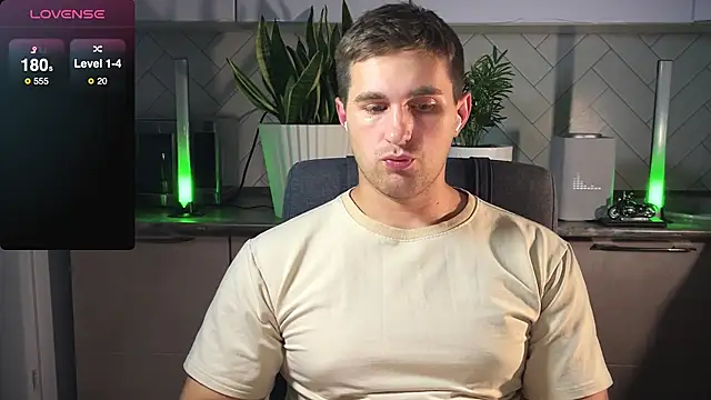 Snapshot of Sweeet__boy chatting on 01.23.25 Sweeet boy online show from 01.23.25