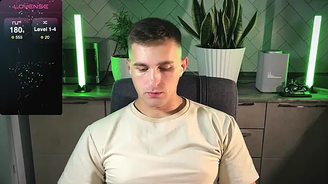 Snapshot of Sweeet__boy chatting on 01.24.25 Sweeet boy online show from 01.24.25