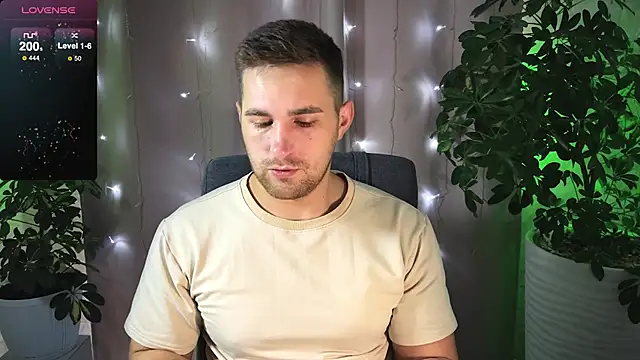 Snapshot of Sweeet__boy chatting on 02.02.25 Sweeet boy online show from 02.02.25