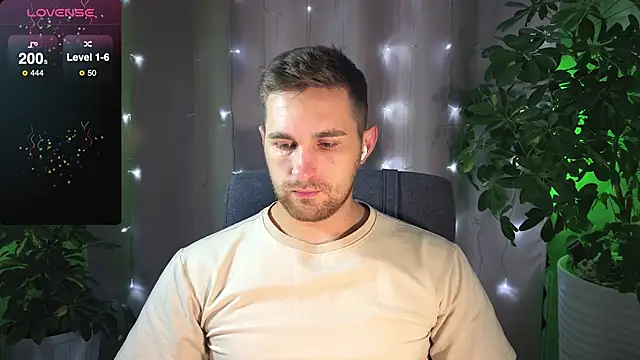 Snapshot of Sweeet__boy chatting on 02.05.25 Sweeet boy online show from 02.05.25