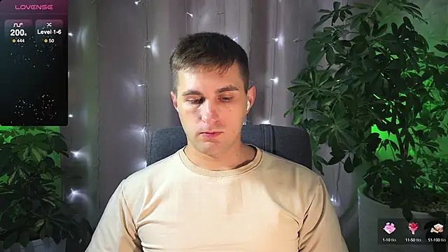 Snapshot of Sweeet__boy chatting on 02.07.25 Sweeet boy online show from 02.07.25