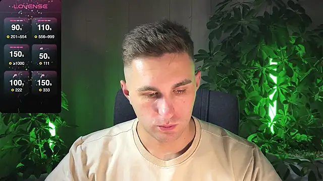 Snapshot of Sweeet__boy chatting on 02.08.25 Sweeet boy online show from 02.08.25