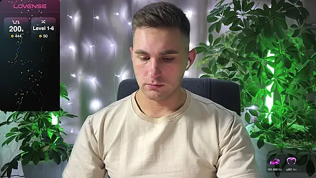 Snapshot of Sweeet__boy chatting on 02.09.25 Sweeet boy online show from 02.09.25