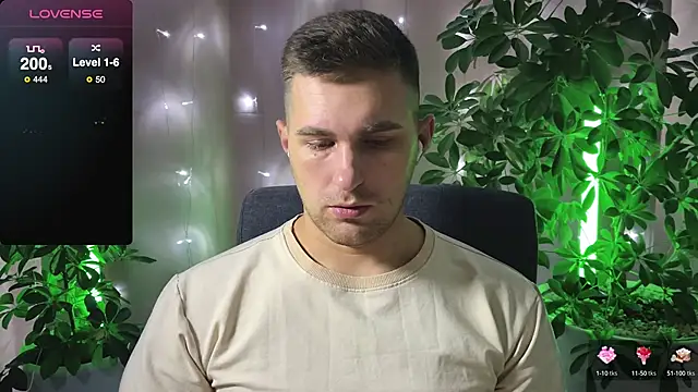 Snapshot of Sweeet__boy chatting on 02.11.25 Sweeet boy online show from 02.11.25