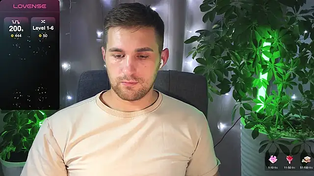 Snapshot of Sweeet__boy chatting on 02.19.25 Sweeet boy online show from 02.19.25