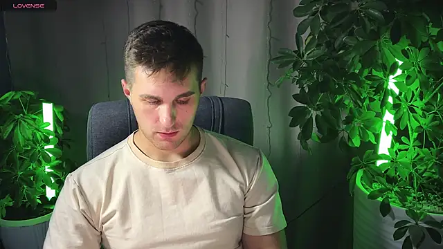 Snapshot of Sweeet__boy chatting on 02.20.25 Sweeet boy online show from 02.20.25