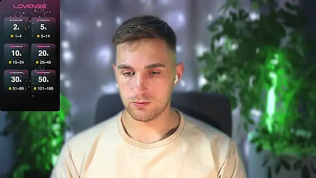 Snapshot of Sweeet__boy chatting on 02.26.25 Sweeet boy online show from 02.26.25