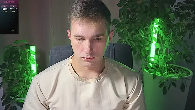 Snapshot of Sweeet__boy chatting on 03.08.25 Sweeet boy online show from 03.08.25