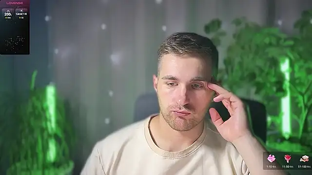 Snapshot of Sweeet__boy chatting on 03.20.25 Sweeet boy online show from 03.20.25