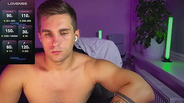 Snapshot of Sweeet__boy chatting on 09.25.25 Sweeet boy online show from 09.25.25