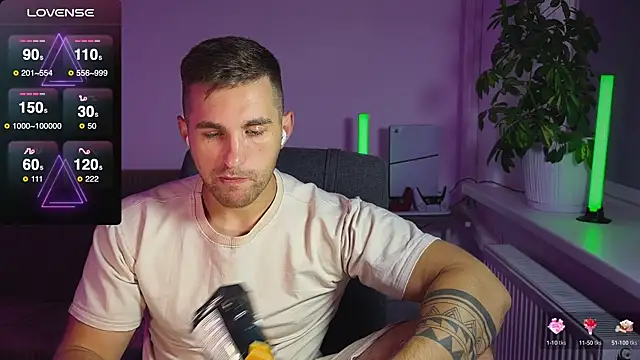 Snapshot of Sweeet__boy chatting on 10.03.25 Sweeet boy online show from 10.03.25