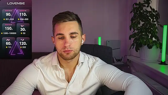 Snapshot of Sweeet__boy chatting on 10.08.25 Sweeet boy online show from 10.08.25