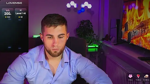 Snapshot of Sweeet__boy chatting on 10.28.25 Sweeet boy online show from 10.28.25