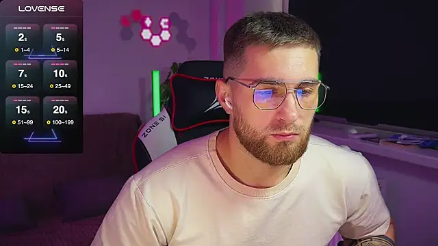 Snapshot of Sweeet__boy chatting on 11.17.25 Sweeet boy online show from 11.17.25