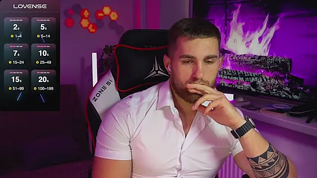 Snapshot of Sweeet__boy chatting on 11.20.25 Sweeet boy online show from 11.20.25