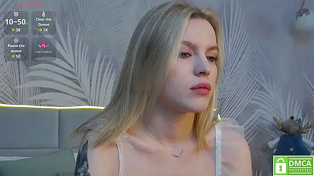 Snapshot of AmaliaBell chatting on 12.31.24 AmaliaBell online show from 12.31.24