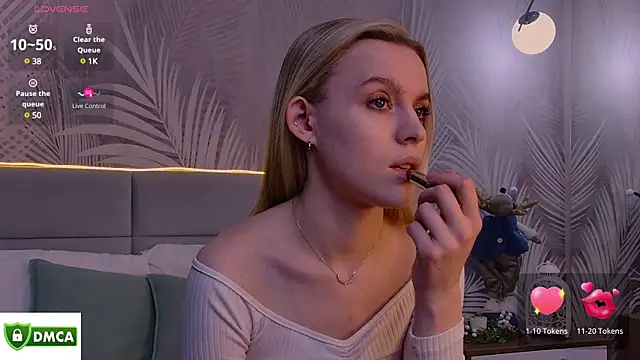 Snapshot of AmaliaBell chatting on 01.05.25 AmaliaBell online show from 01.05.25