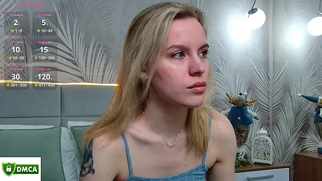 Snapshot of AmaliaBell chatting on 01.13.25 AmaliaBell online show from 01.13.25