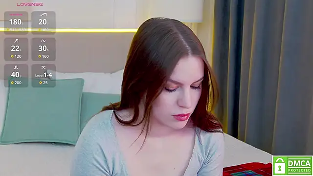 Snapshot of AmaliaBell chatting on 12.05.25 AmaliaBell online show from 12.05.25