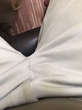 Snapshot of u_wan_me chatting on 02.25.25 u wan me online show from 02.25.25