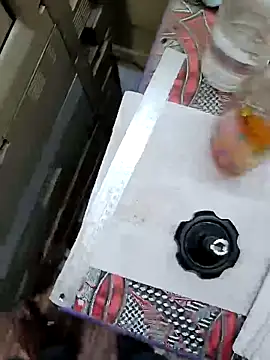 Snapshot of u_wan_me chatting on 02.28.25 u wan me online show from 02.28.25