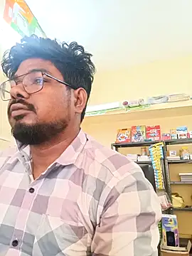 Snapshot of u_wan_me chatting on 10.28.25 u wan me online show from 10.28.25