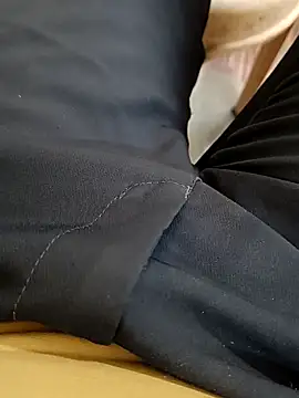 Snapshot of u_wan_me chatting on 11.05.25 u wan me online show from 11.05.25