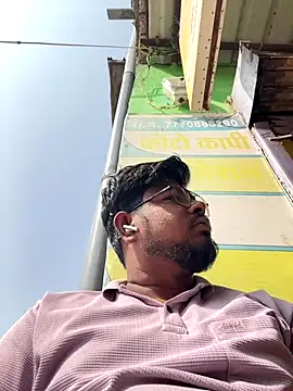 Snapshot of u_wan_me chatting on 11.17.25 u wan me online show from 11.17.25