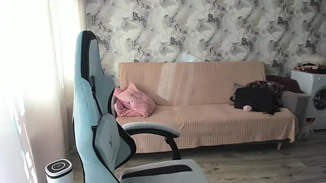 Snapshot of Lis_Kollen chatting on 09.30.25 Lis Kollen online show from 09.30.25