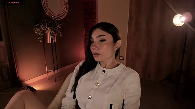 AmyArmstrong online show from 02.25.25