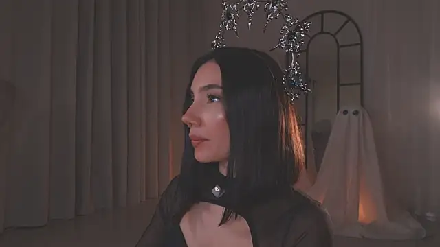 AmyArmstrong online show from 10.11.25