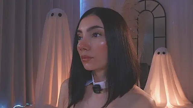 AmyArmstrong online show from 10.28.25