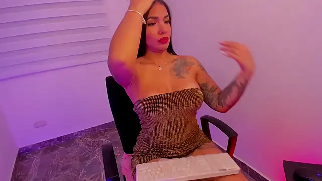 Snapshot of Gypsie_velvet1 chatting on 11.18.25 Gypsie velvet1 online show from 11.18.25